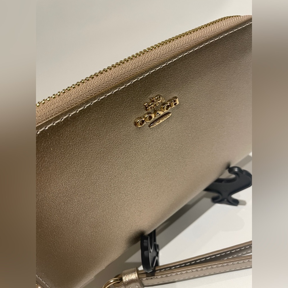 COACH Wallet - Picture 5 of 15